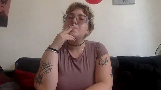 Snapshot of mysteradecadent chatting on 06.26.26 mysteradecadent online show from 06.26.26