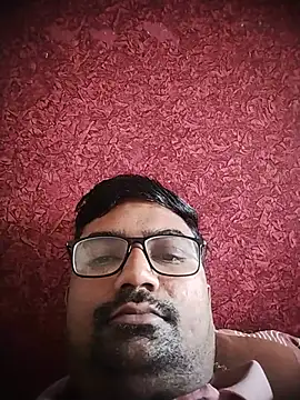 Snapshot of dhirusury050625 chatting on 07.26.26 dhirusury050625 online show from 07.26.26