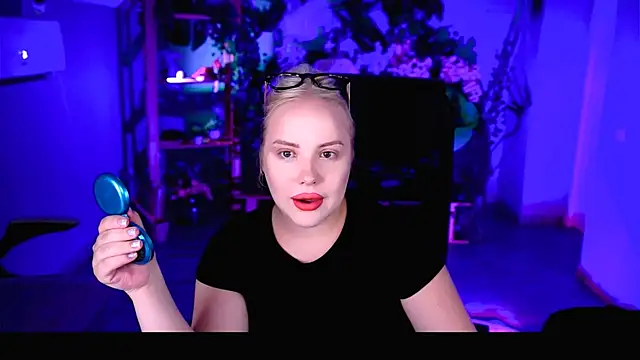 Snapshot of stellawatts chatting on 07.08.26 stellawatts online show from 07.08.26