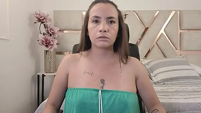 Snapshot of Karol_vg chatting on 06.22.26 Karol vg online show from 06.22.26