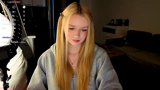 Snapshot of viyy chatting on 07.12.26 viyy online show from 07.12.26