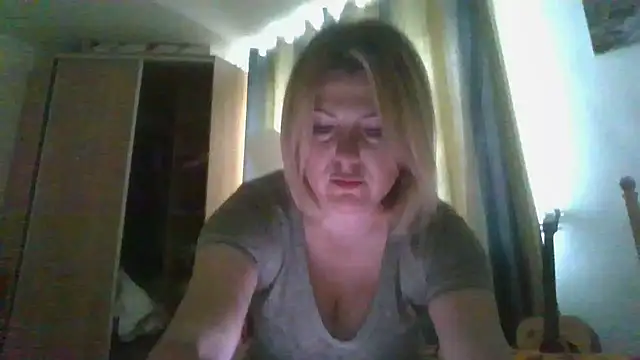 Snapshot of ElenaLove888 chatting on 06.15.26 ElenaLove888 online show from 06.15.26