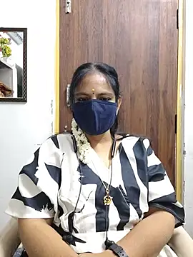 Snapshot of Tamil_white_beauty chatting on 07.16.26 Tamil white beauty online show from 07.16.26