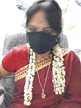 Snapshot of Tamil_white_beauty chatting on 07.28.26 Tamil white beauty online show from 07.28.26