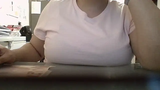 Curvy Queen MX online show from 06.30.26