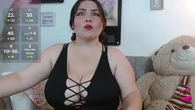Snapshot of chantal_bigboobis chatting on 06.17.26 chantal bigboobis online show from 06.17.26