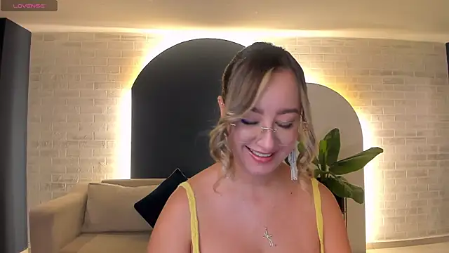 Snapshot of NovaSinclairX chatting on 07.02.26 NovaSinclairX online show from 07.02.26