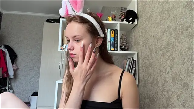 Snapshot of Mollybeans chatting on 07.22.26 Mollybeans online show from 07.22.26