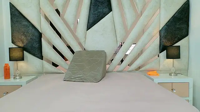 LunaySebastian online show from 08.01.26