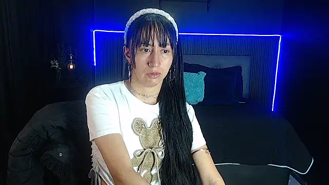 Snapshot of Sophia_w_ chatting on 06.22.26 Sophia w online show from 06.22.26