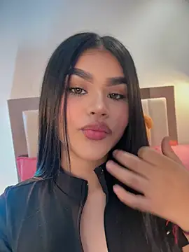Snapshot of Renata_rouss chatting on 06.24.26 Renata rouss online show from 06.24.26