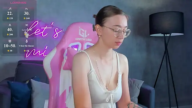 Snapshot of Lucy_Green chatting on 07.14.26 Lucy Green online show from 07.14.26