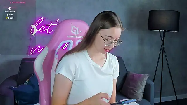 Snapshot of Lucy_Green chatting on 07.15.26 Lucy Green online show from 07.15.26
