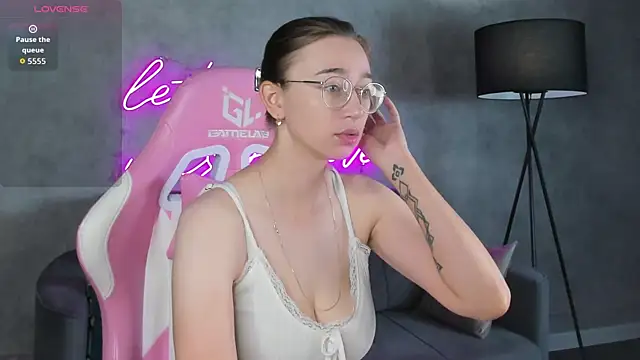 Snapshot of Lucy_Green chatting on 07.19.26 Lucy Green online show from 07.19.26