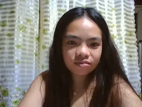Snapshot of pretty_gia chatting on 06.20.26 pretty gia online show from 06.20.26