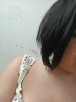 Snapshot of LoveVixen_LoveWolf chatting on 06.18.26 LoveVixen LoveWolf online show from 06.18.26