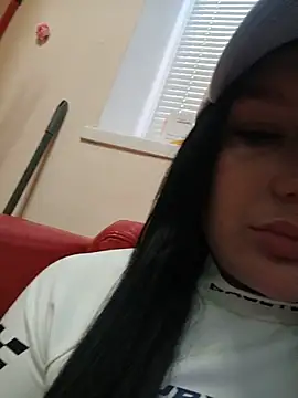 Snapshot of LoveVixen_LoveWolf chatting on 07.17.26 LoveVixen LoveWolf online show from 07.17.26