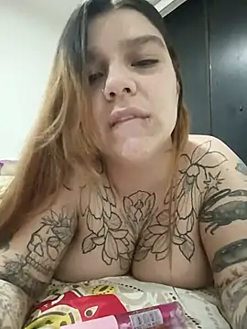 Snapshot of Julieta_01 chatting on 06.24.26 Julieta 01 online show from 06.24.26