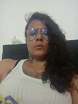 Snapshot of Claro_de_Luna chatting on 06.20.26 Claro de Luna online show from 06.20.26