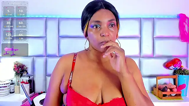 Snapshot of NinaNicole chatting on 06.20.26 NinaNicole online show from 06.20.26