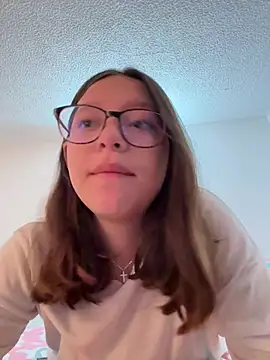 Snapshot of ALISSON_SANZ1 chatting on 06.17.26 ALISSON SANZ1 online show from 06.17.26