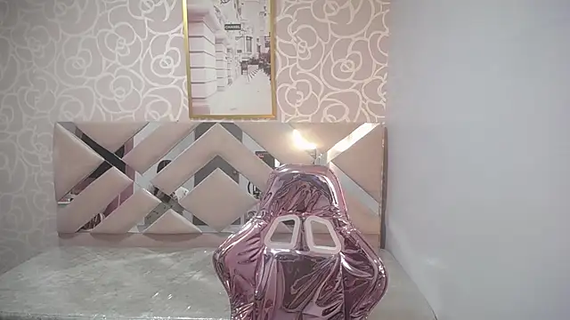 Snapshot of KiaraStar_ch chatting on 06.19.26 KiaraStar ch online show from 06.19.26