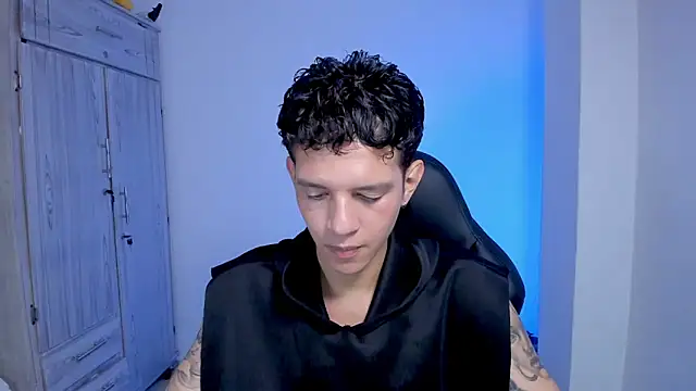 Snapshot of tylerrnova chatting on 06.20.26 tylerrnova online show from 06.20.26