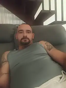 Snapshot of Titi31000toulouse chatting on 06.24.26 Titi31000toulouse online show from 06.24.26