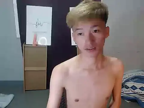 Snapshot of Fem_phiLboy69 chatting on 08.03.26 Fem phiLboy69 online show from 08.03.26