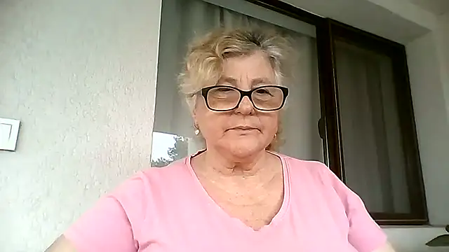 Snapshot of NoraMelow chatting on 08.09.26 NoraMelow online show from 08.09.26