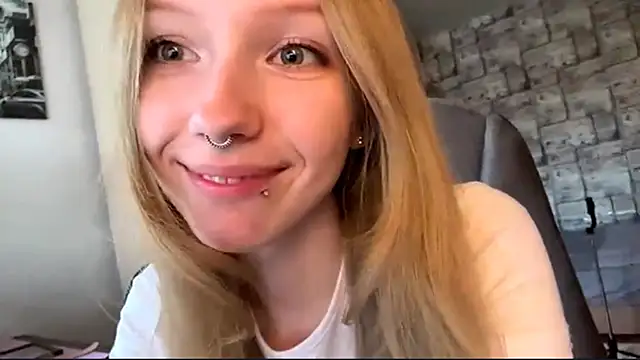 Snapshot of BivalentFalloff chatting on 06.27.26 BivalentFalloff online show from 06.27.26