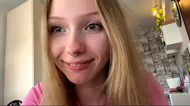 Snapshot of BivalentFalloff chatting on 07.01.26 BivalentFalloff online show from 07.01.26