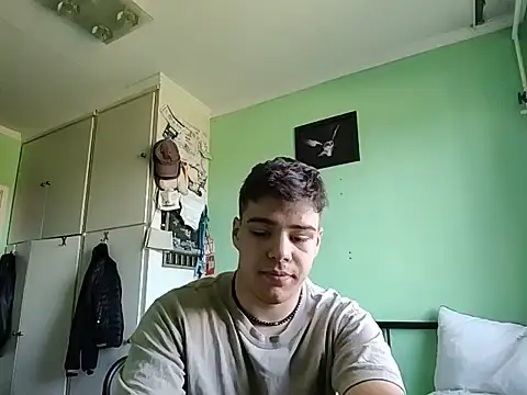 Snapshot of HardbackToiler chatting on 06.18.26 HardbackToiler online show from 06.18.26