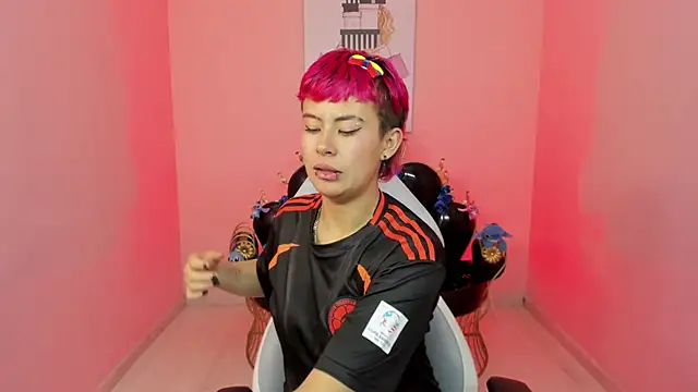 Snapshot of Mia_rousse_xxx chatting on 06.18.26 Mia rousse xxx online show from 06.18.26