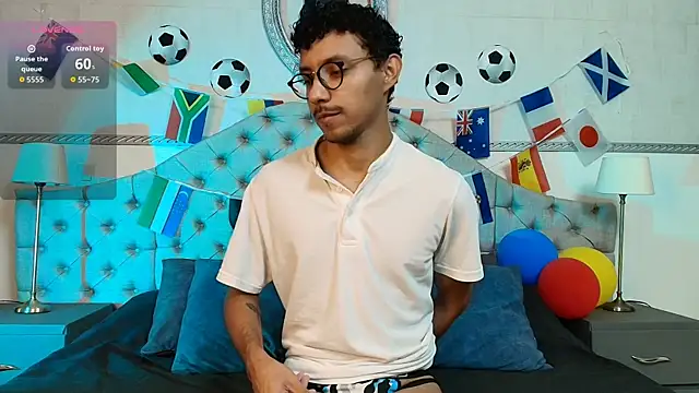 Snapshot of Twunk_miguel chatting on 06.24.26 Twunk miguel online show from 06.24.26