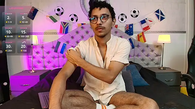 Snapshot of Twunk_miguel chatting on 06.26.26 Twunk miguel online show from 06.26.26