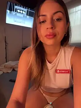 Snapshot of selina-sky chatting on 07.21.26 selina-sky online show from 07.21.26