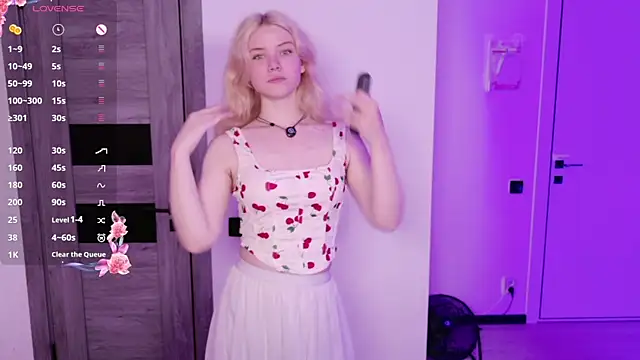 ChloeWells online show from 07.27.26