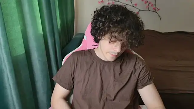 Snapshot of lilmorty18 chatting on 06.19.26 lilmorty18 online show from 06.19.26