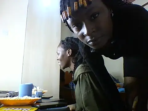 Snapshot of freakyqueenB chatting on 06.20.26 freakyqueenB online show from 06.20.26