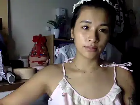 Snapshot of LavitaCen chatting on 06.18.26 LavitaCen online show from 06.18.26