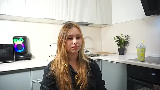 RikkiSmollee online show from 07.27.26
