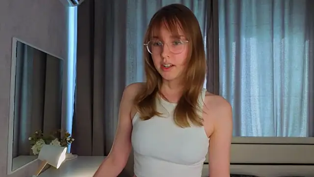 Snapshot of SunnySikarskie chatting on 06.27.26 SunnySikarskie online show from 06.27.26