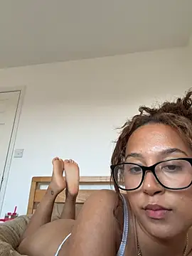 prettypeachyxx online show from 06.19.26