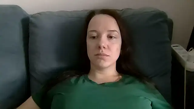 Snapshot of Nivella chatting on 06.28.26 Nivella online show from 06.28.26