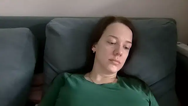 Snapshot of Nivella chatting on 06.29.26 Nivella online show from 06.29.26