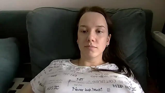 Snapshot of Nivella chatting on 07.06.26 Nivella online show from 07.06.26