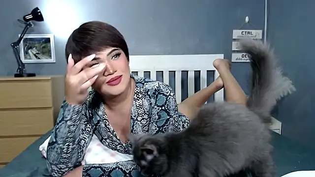 STUCK on YOU  online show from 01.08.26