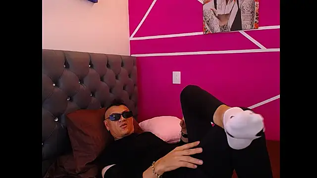 Snapshot of Cesirry_ chatting on 06.22.26 Cesirry online show from 06.22.26