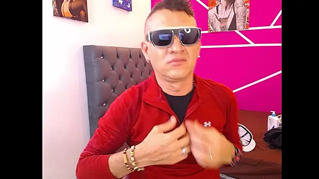Snapshot of Cesirry_ chatting on 06.23.26 Cesirry online show from 06.23.26